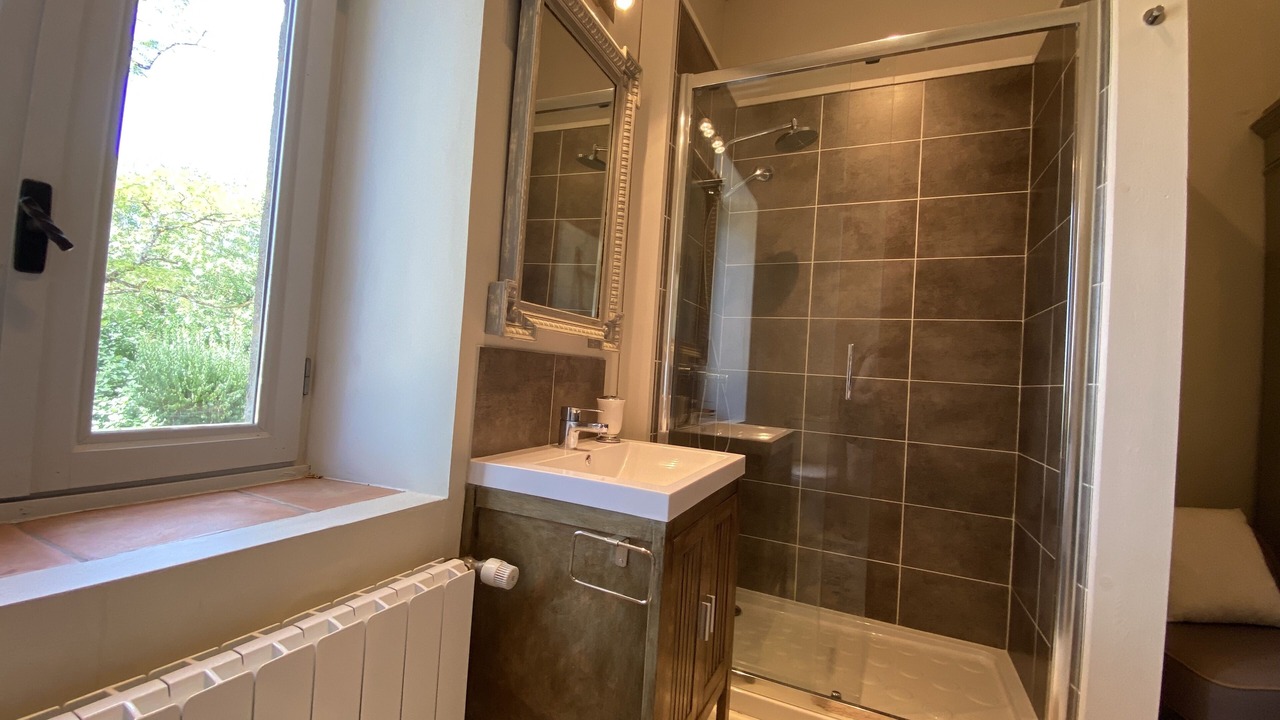 Photo of Bathroom in Paulhiac