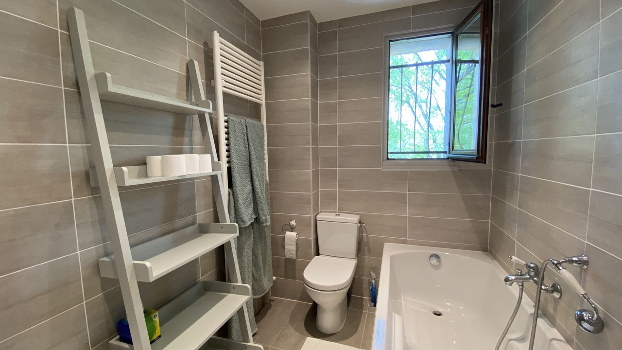 Photo of Bathroom in Paulhiac