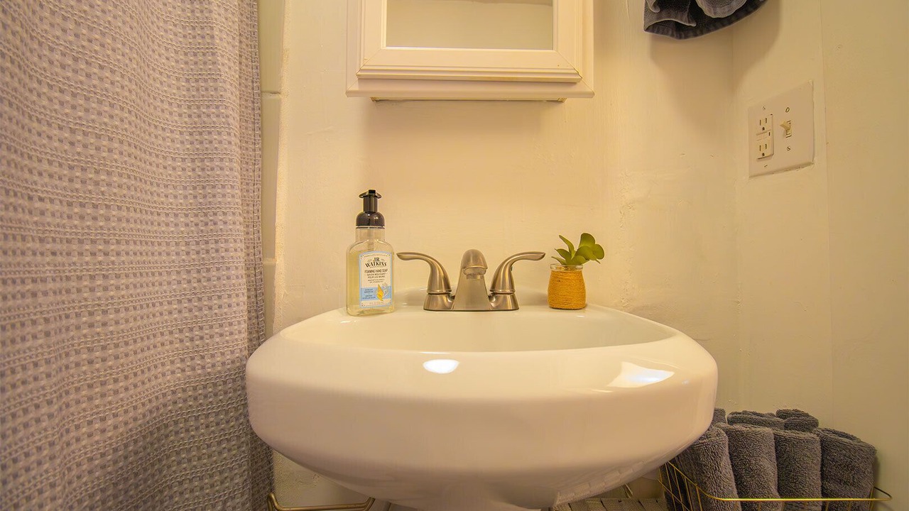 Photo of Bathroom in Hadley - Washington