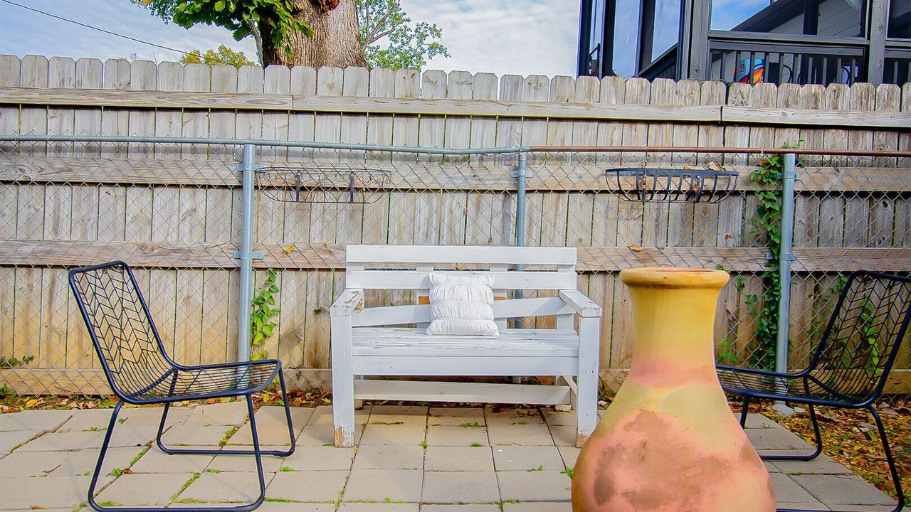 Photo of Patio Balcony in Hadley - Washington