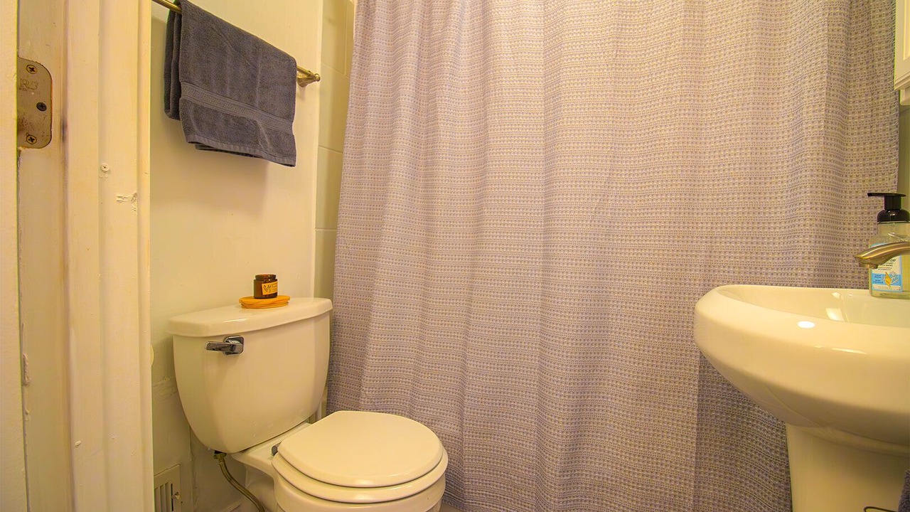Photo of Bathroom in Hadley - Washington