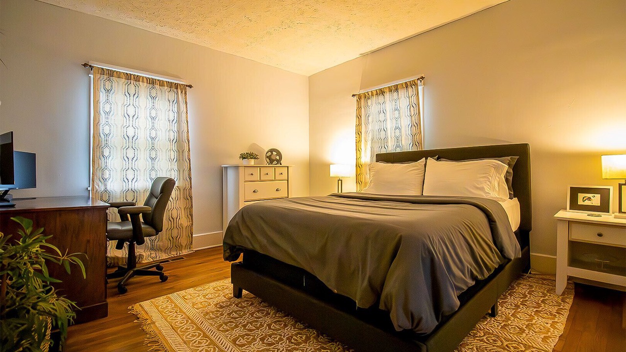Photo of Bedroom in Hadley - Washington