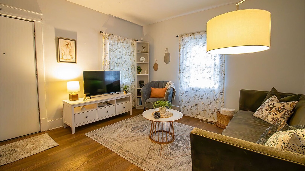 Photo of Livingroom in Hadley - Washington