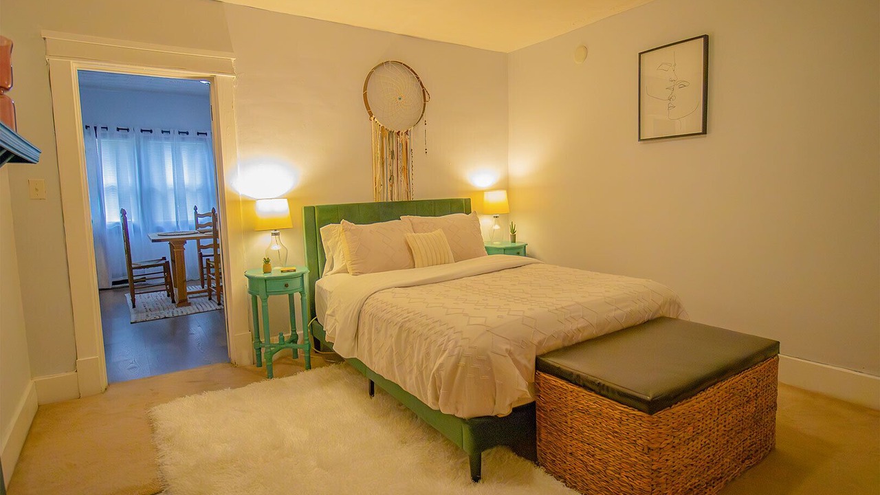 Photo of Bedroom in Hadley - Washington