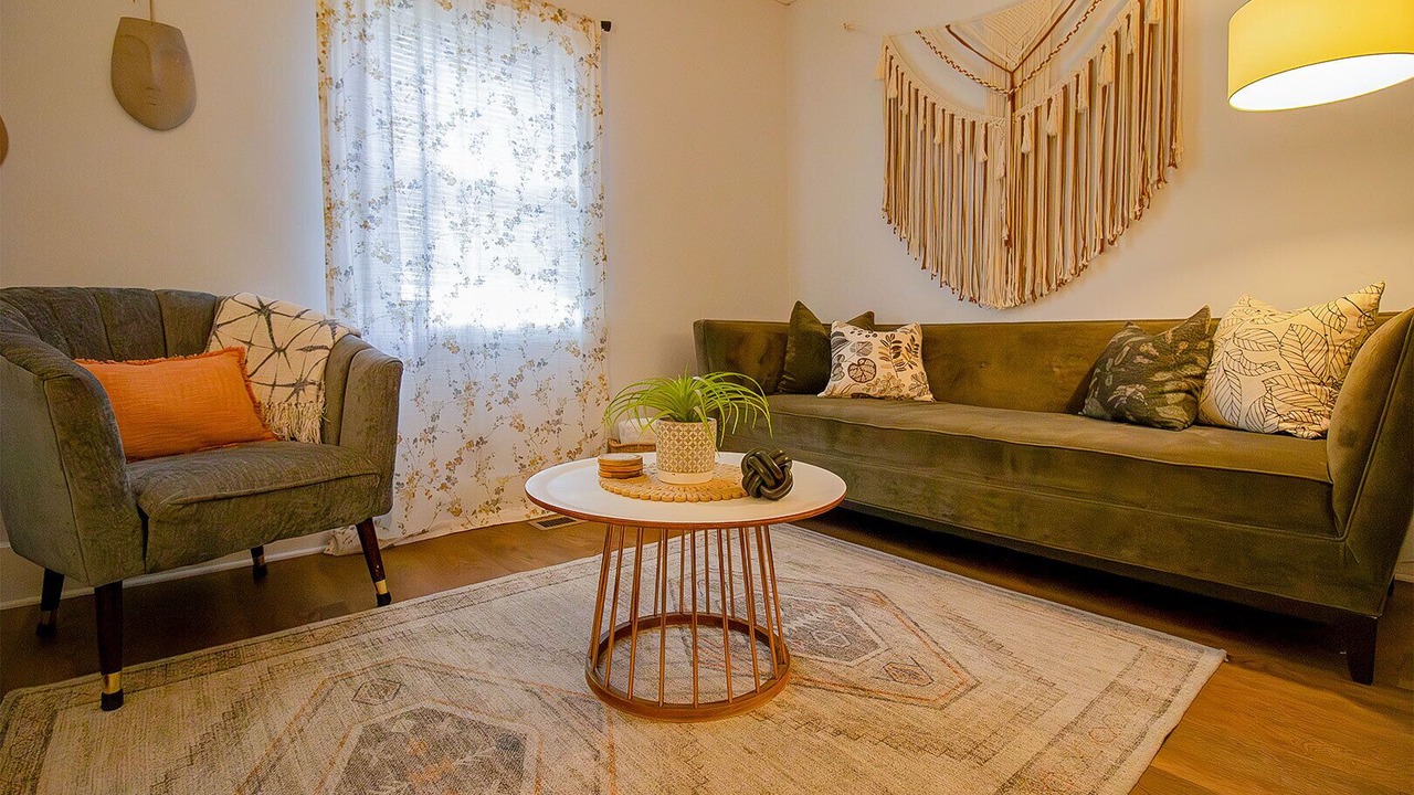 Photo of Livingroom in Hadley - Washington