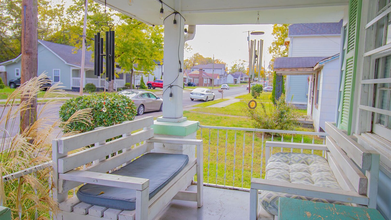 Photo of Patio Balcony in Hadley - Washington