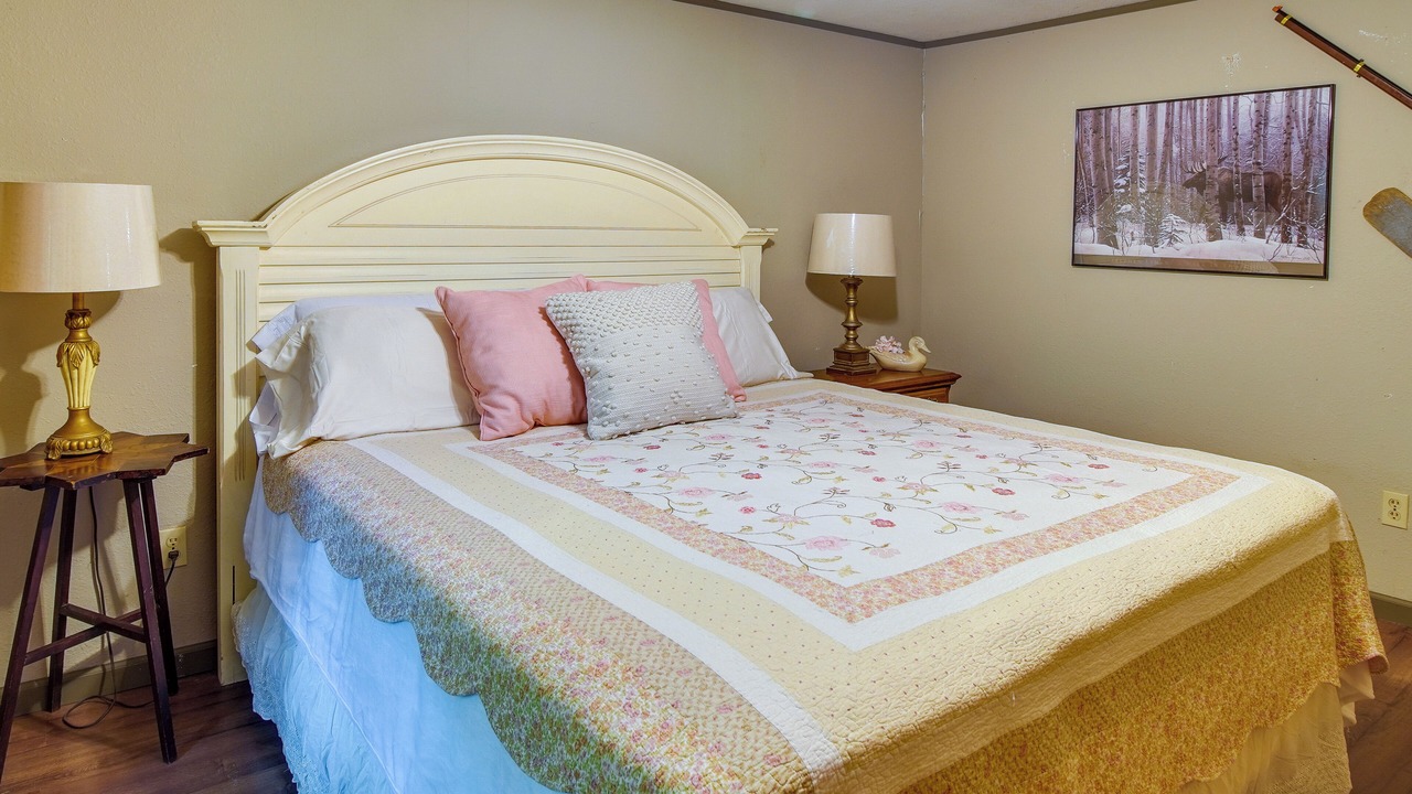 Photo of Bedroom in Elkins
