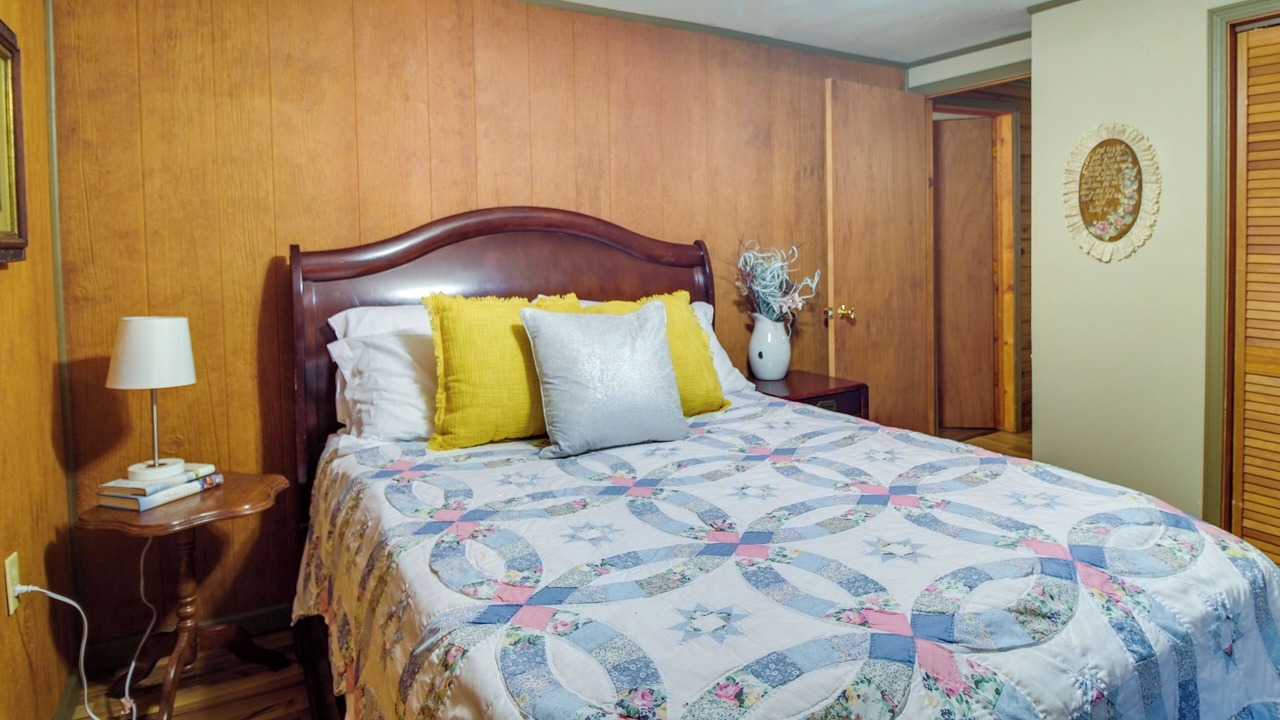 Photo of Bedroom in Elkins