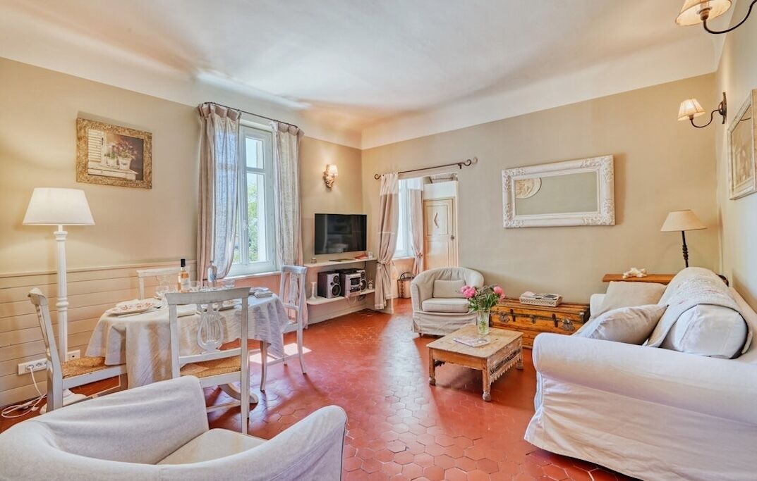 Photo of Livingroom in Couronne Urbaine