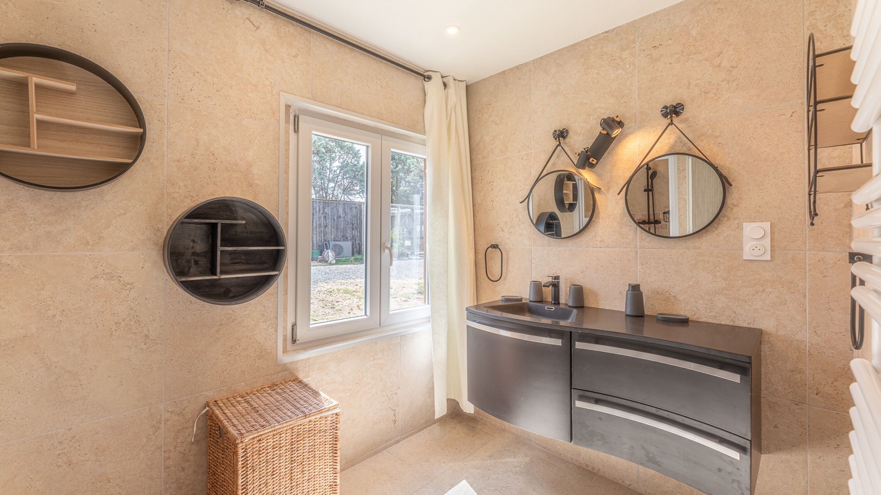Photo of Bathroom in Villaines-les-Rochers
