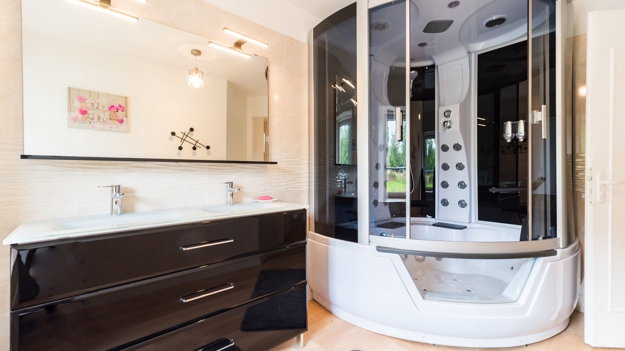 Photo of Bathroom in Ploumilliau