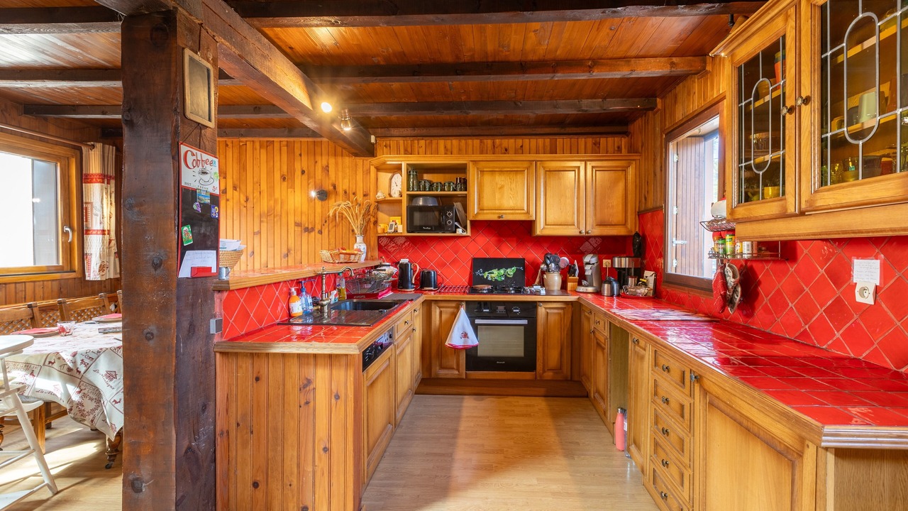 Photo of Kitchen in Real