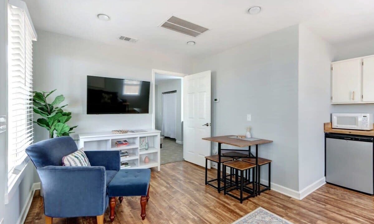 Photo of Livingroom in Beach Institute