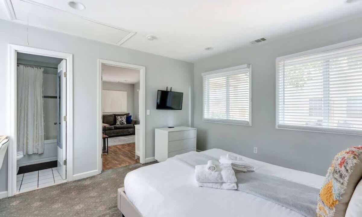 Photo of Bedroom in Beach Institute