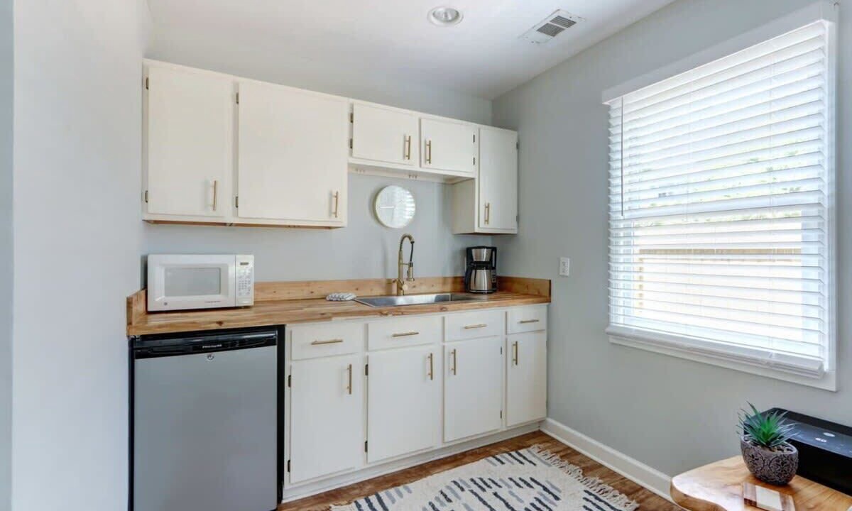 Photo of Kitchen in Beach Institute