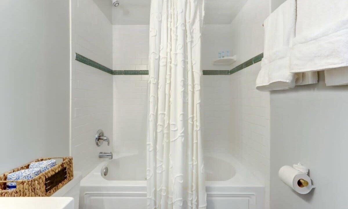 Photo of Bathroom in Beach Institute