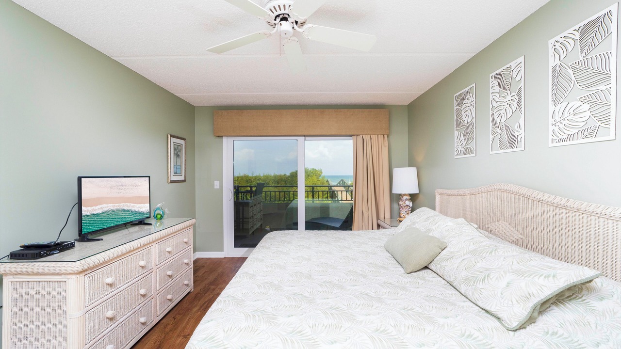Photo of Bedroom in Crescent Beach