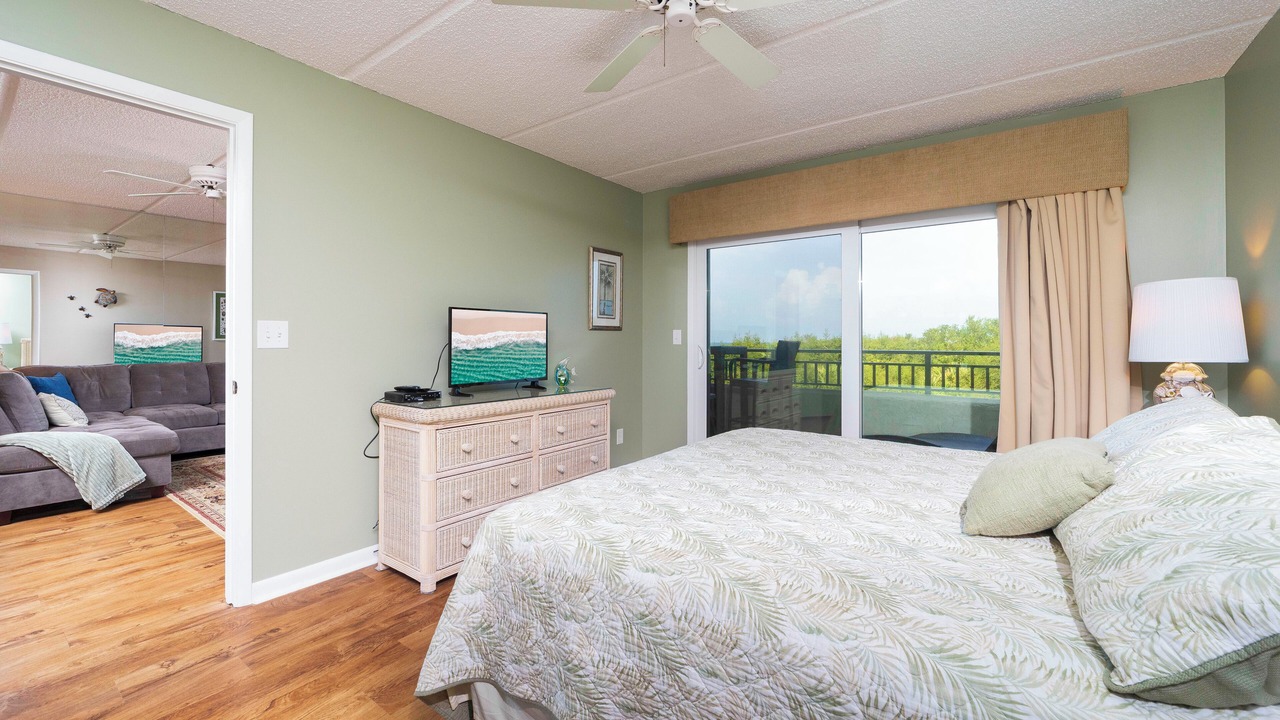 Photo of Bedroom in Crescent Beach