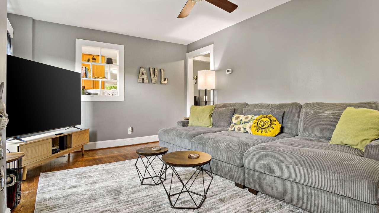 Photo of Livingroom in Woodfin