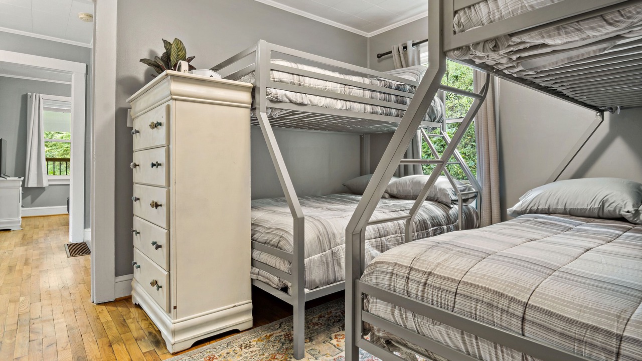 Photo of Bedroom in Woodfin