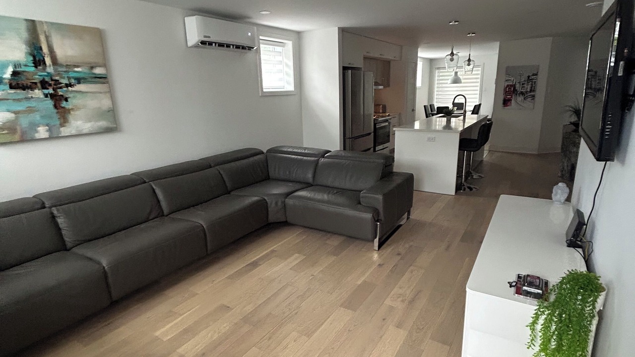 Photo of Livingroom in Longueuil