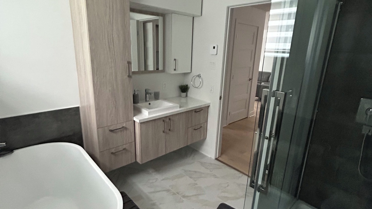 Photo of Bathroom in Longueuil