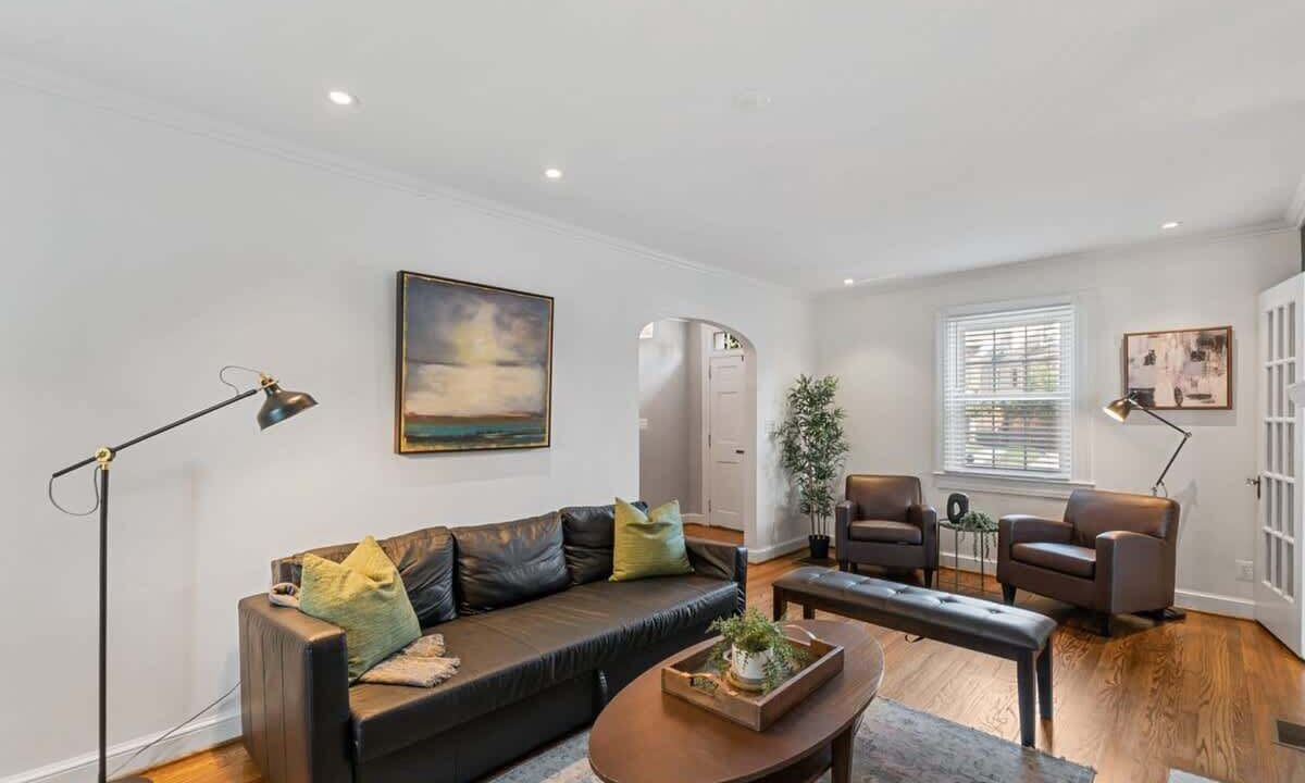 Photo of Livingroom in Del Ray