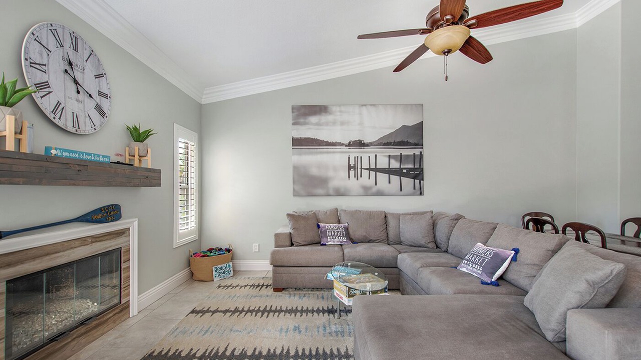 Photo of Livingroom in North Valley