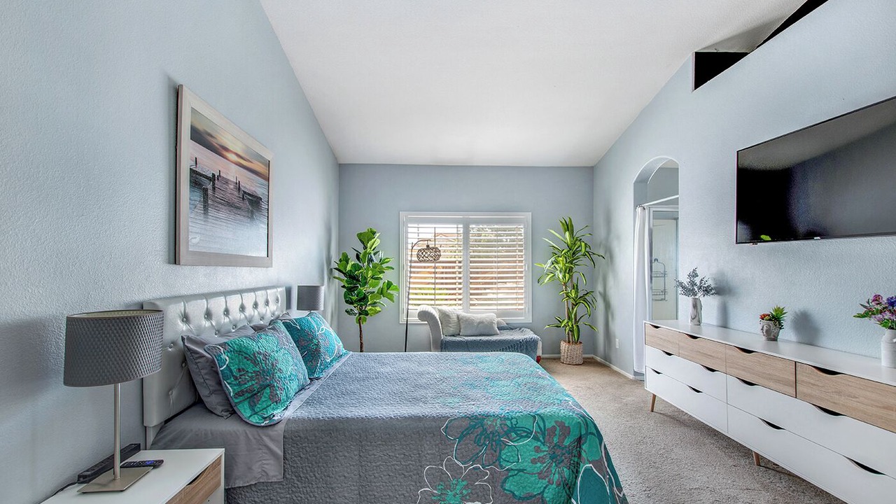 Photo of Bedroom in North Valley