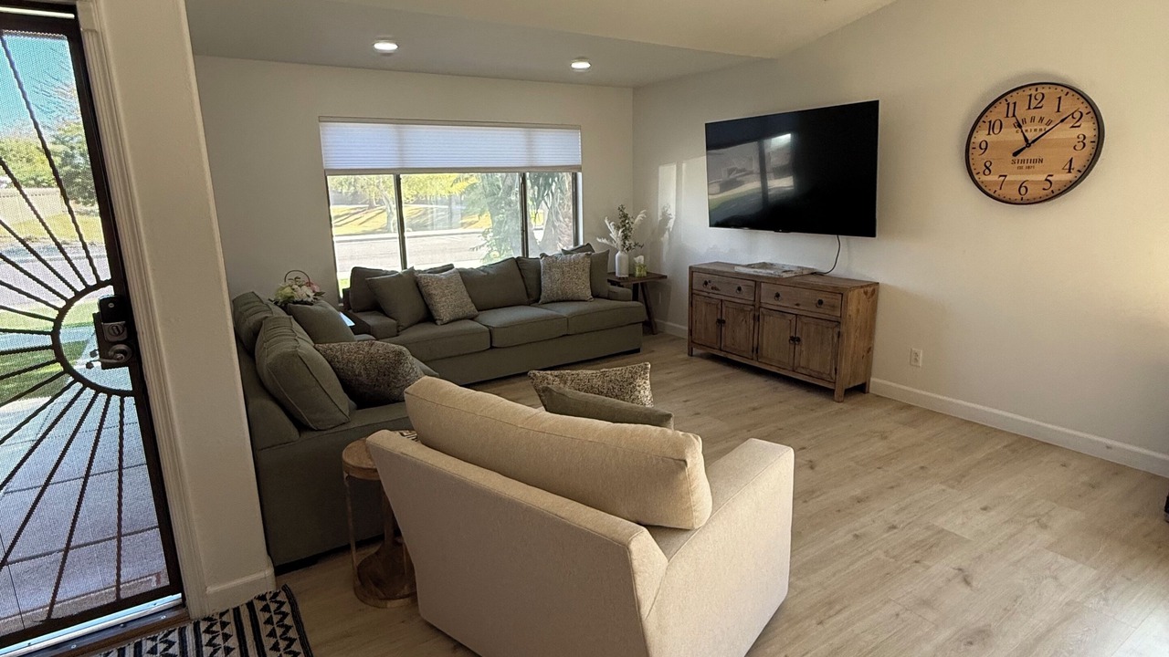Photo of Livingroom in West Point Towne Center