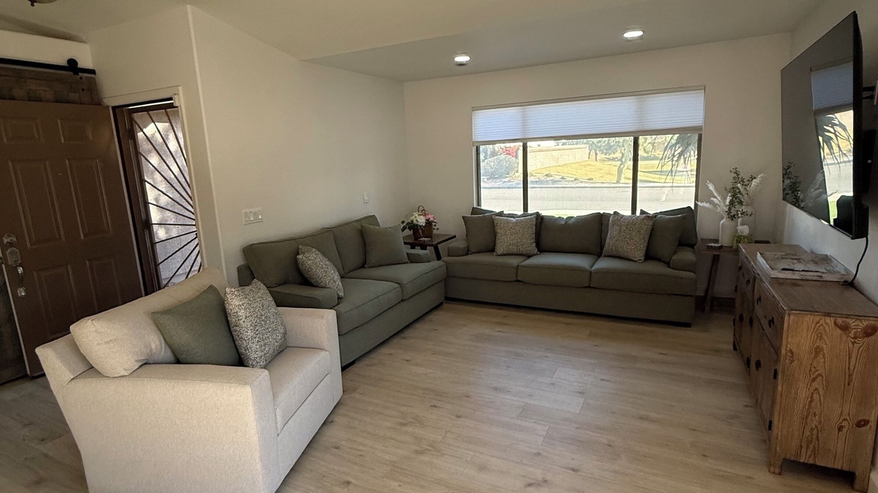 Photo of Livingroom in West Point Towne Center