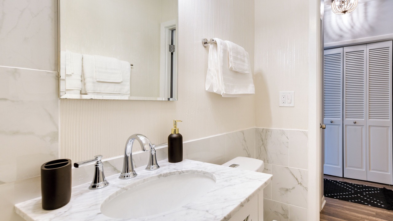 Photo of Bathroom in Lincoln Park