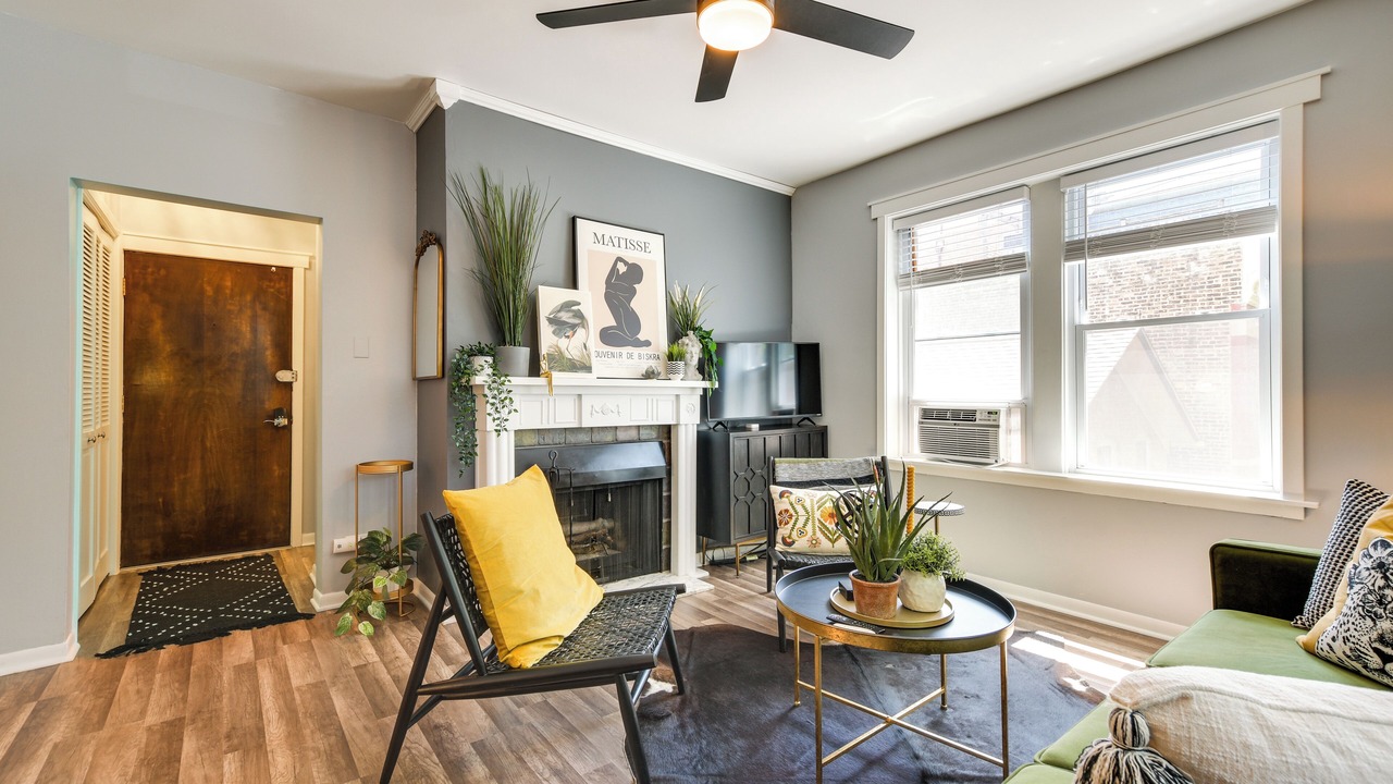 Photo of Livingroom in Lincoln Park