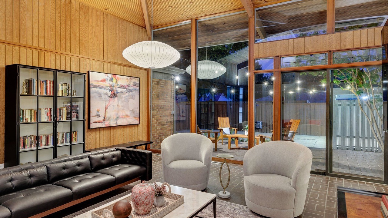 Photo of Livingroom in North Dallas