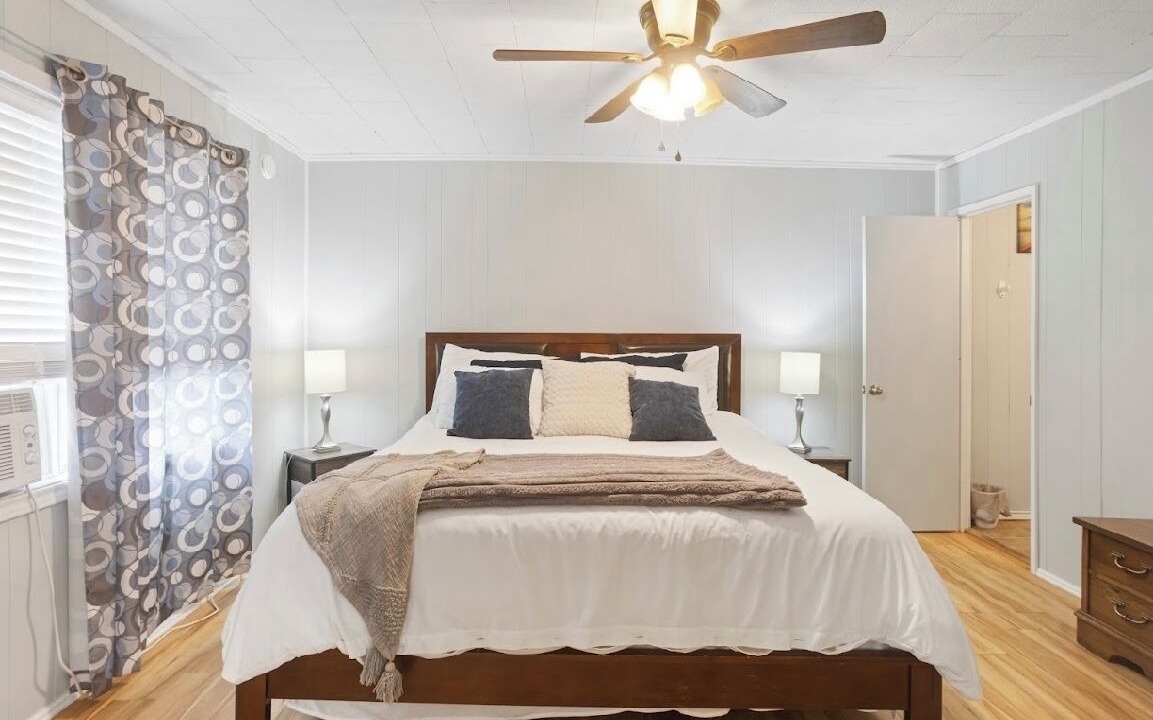 Photo of Bedroom in Laneville