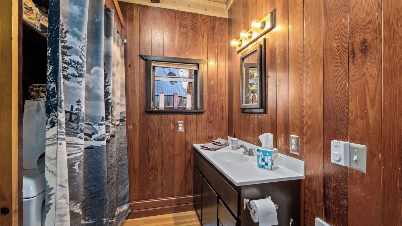 Photo of Bathroom in Ridgewood