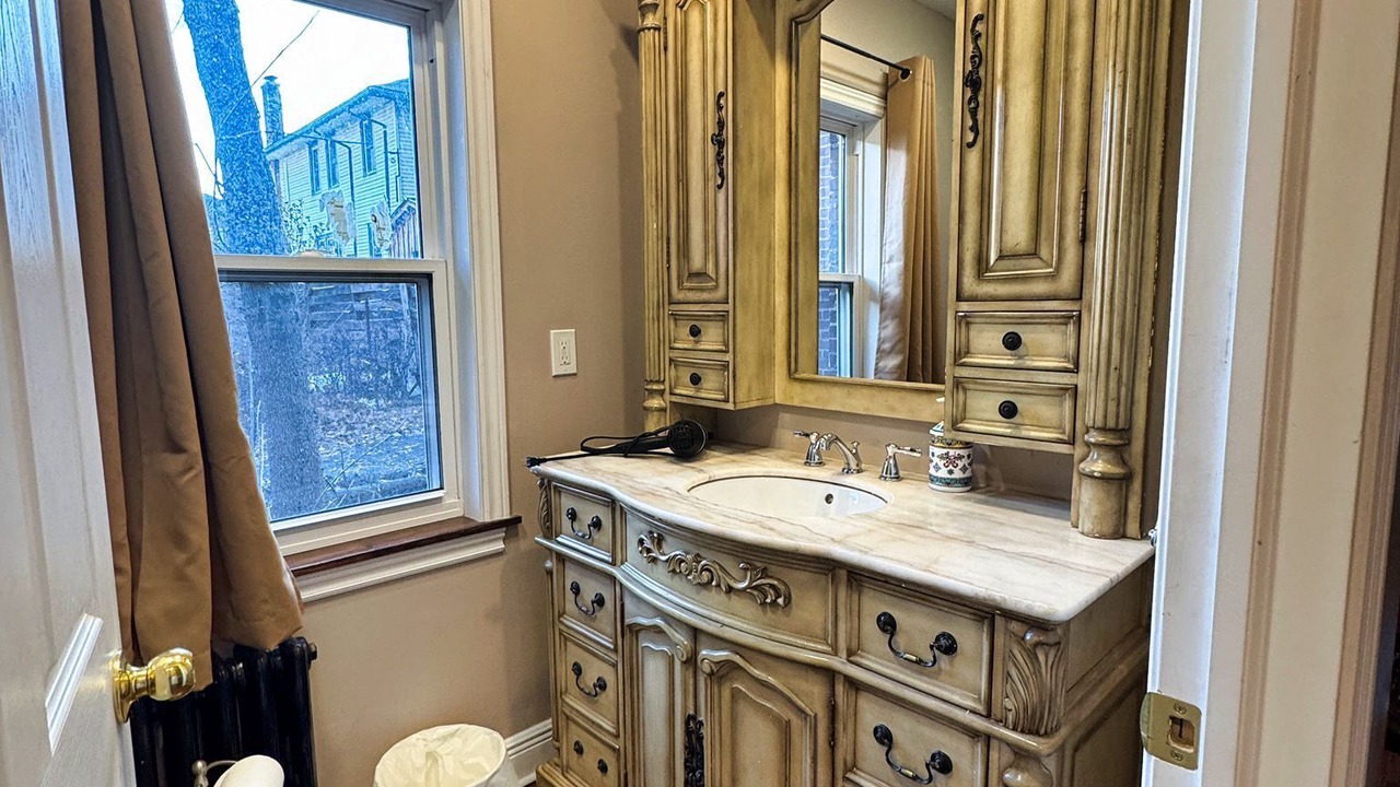 Photo of Bathroom in Niagara Falls