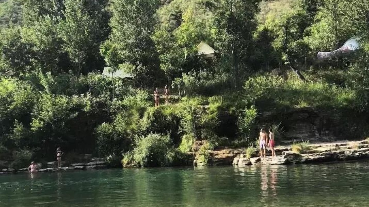 Photo of Others in Mostuejouls