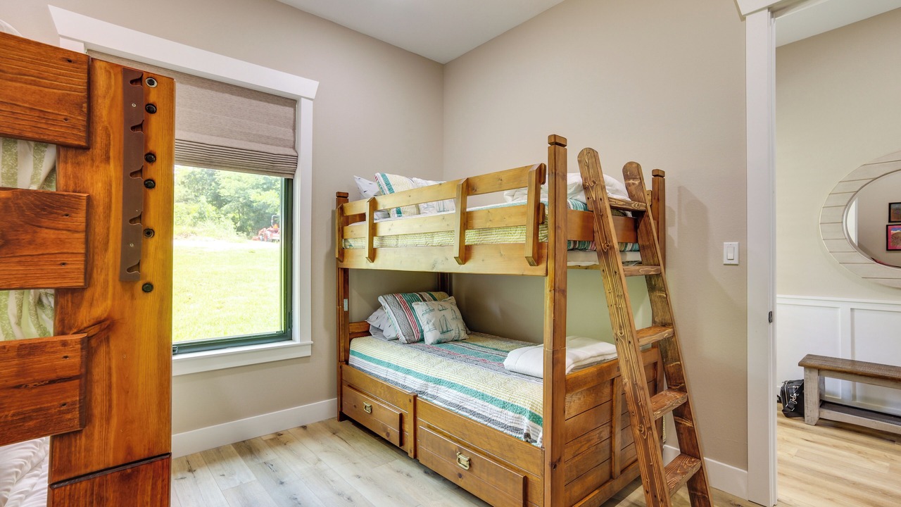 Photo of Bedroom in Onalaska