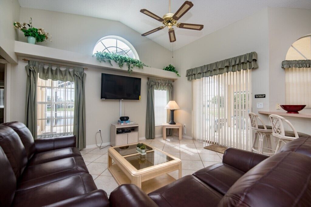 Photo of Livingroom in Sunridge Woods
