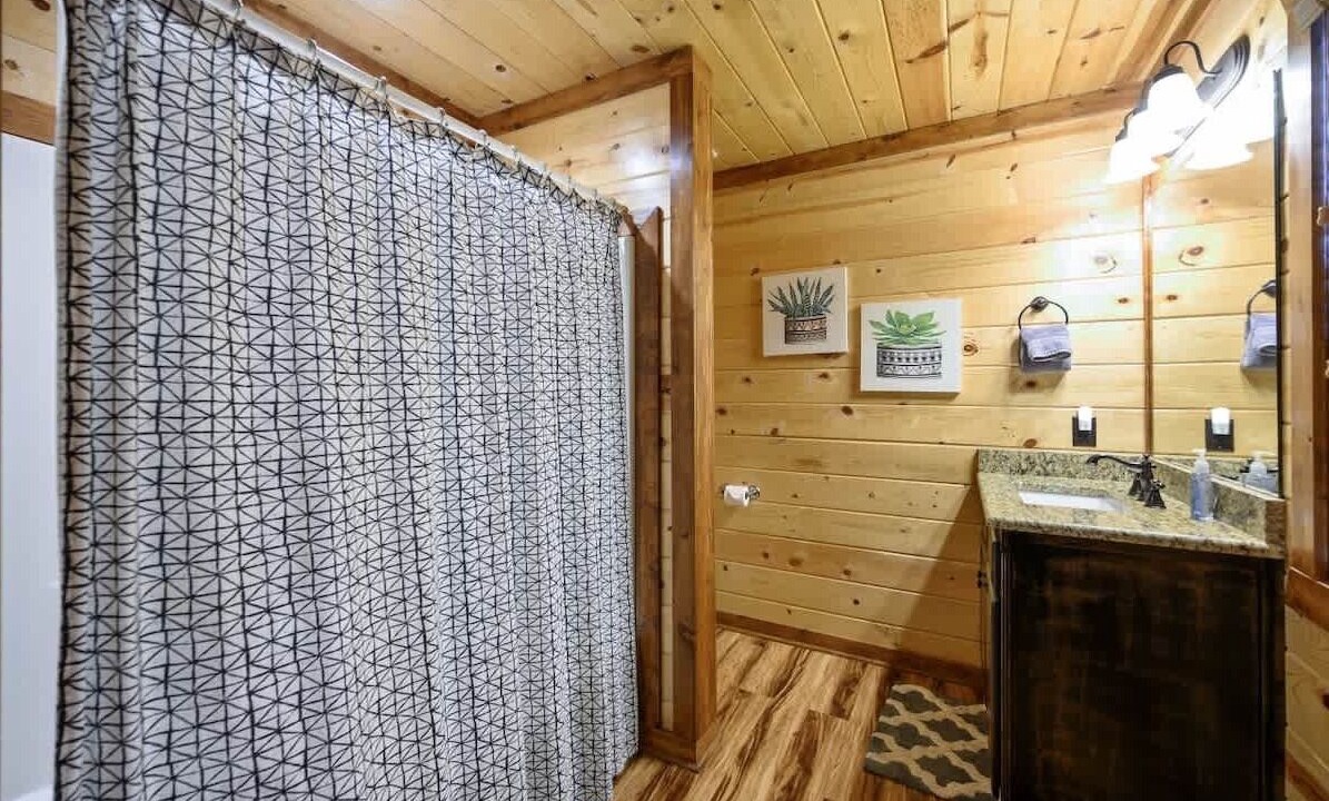 Photo of Bathroom in Hochatown