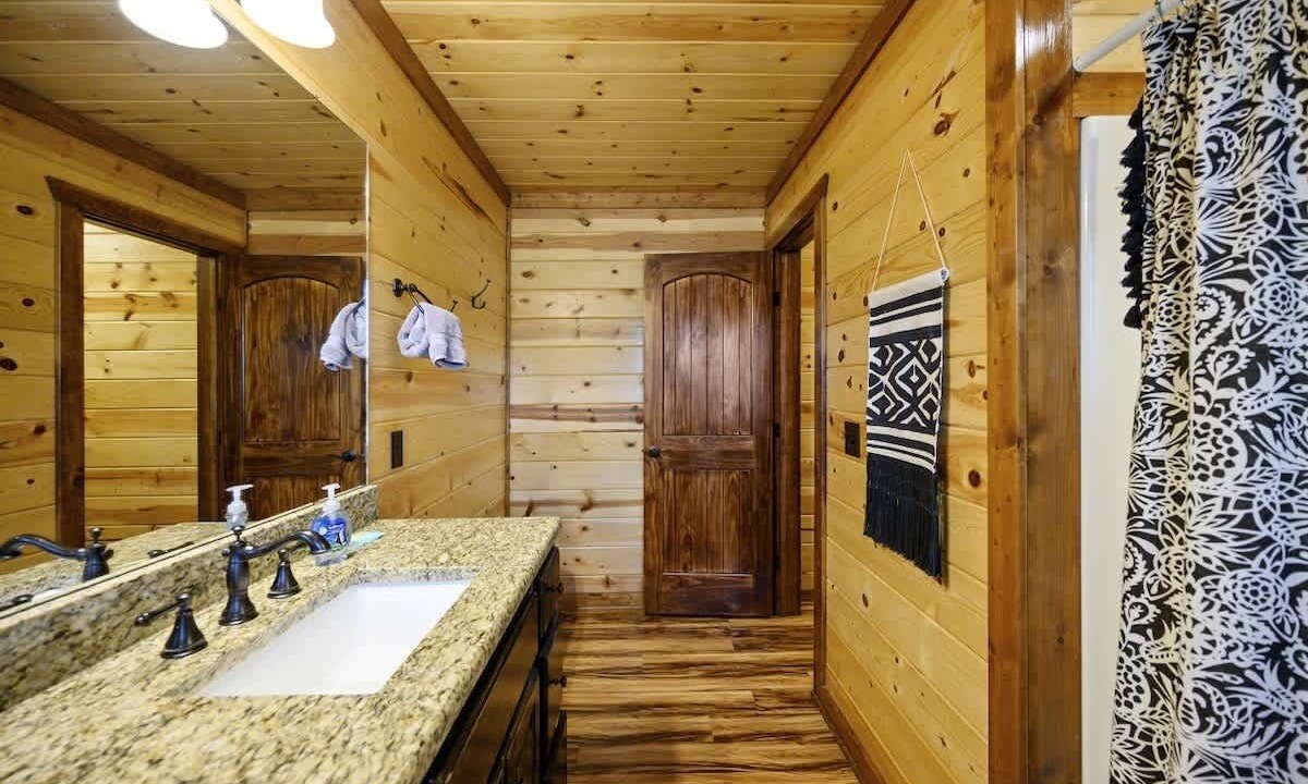 Photo of Bathroom in Hochatown