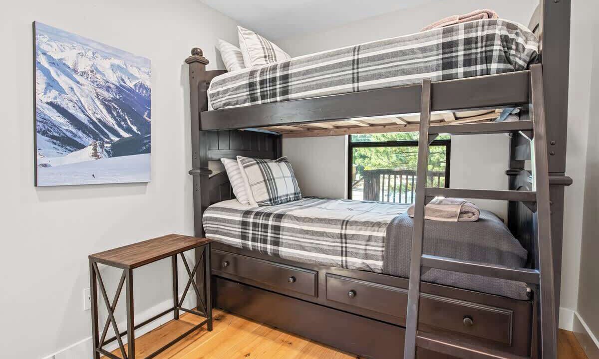 Photo of Bedroom in Big Bear City