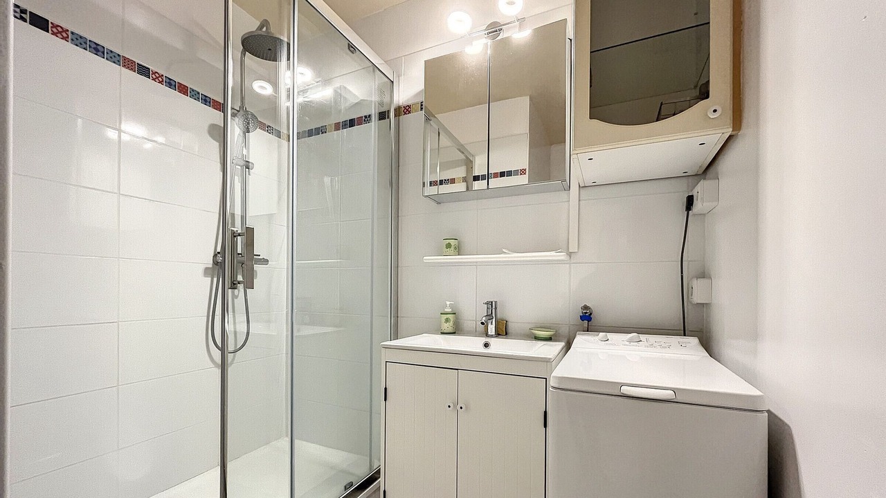 Photo of Bathroom in Courseulles-sur-Mer