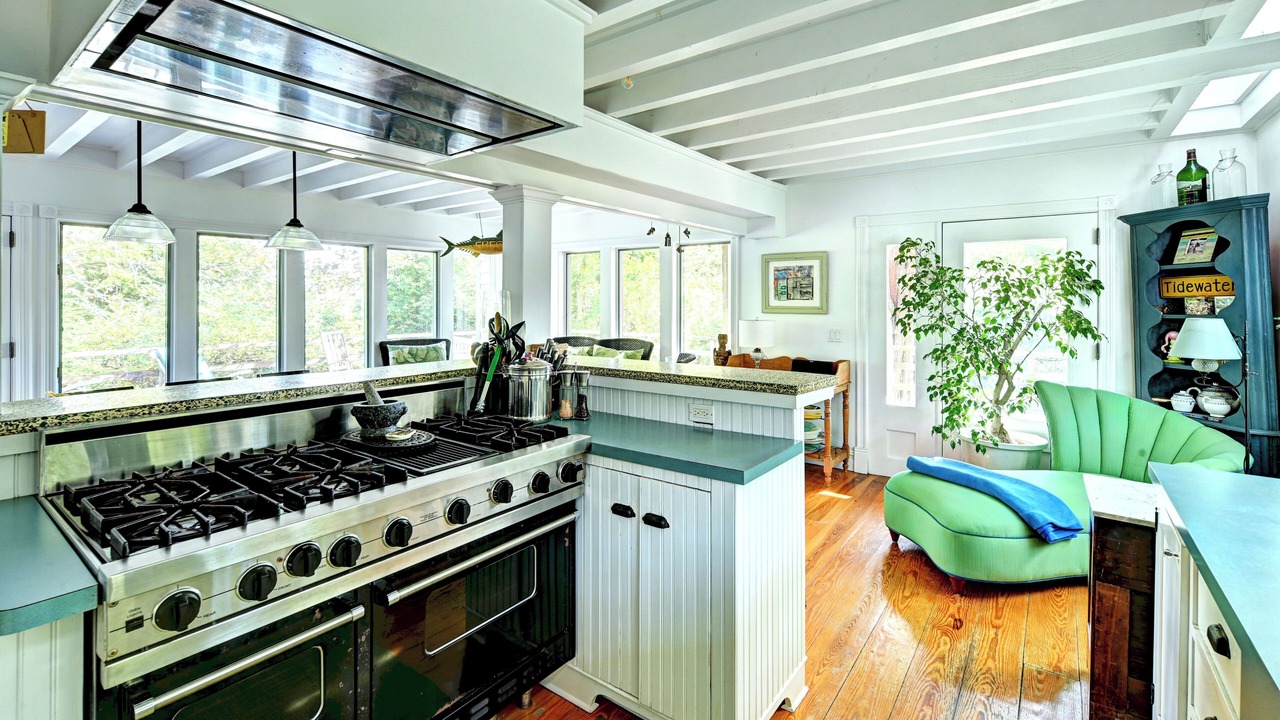 Photo of Kitchen in Amagansett Dunes
