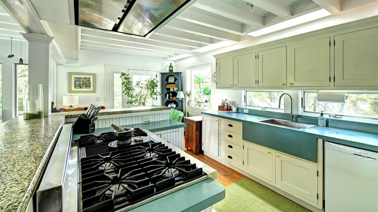 Photo of Kitchen in Amagansett Dunes
