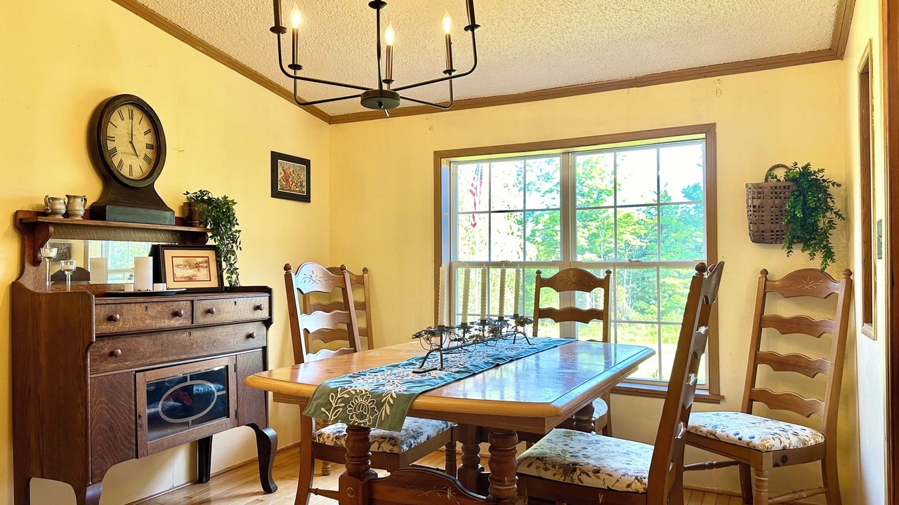 Photo of Livingroom in Central Bridge