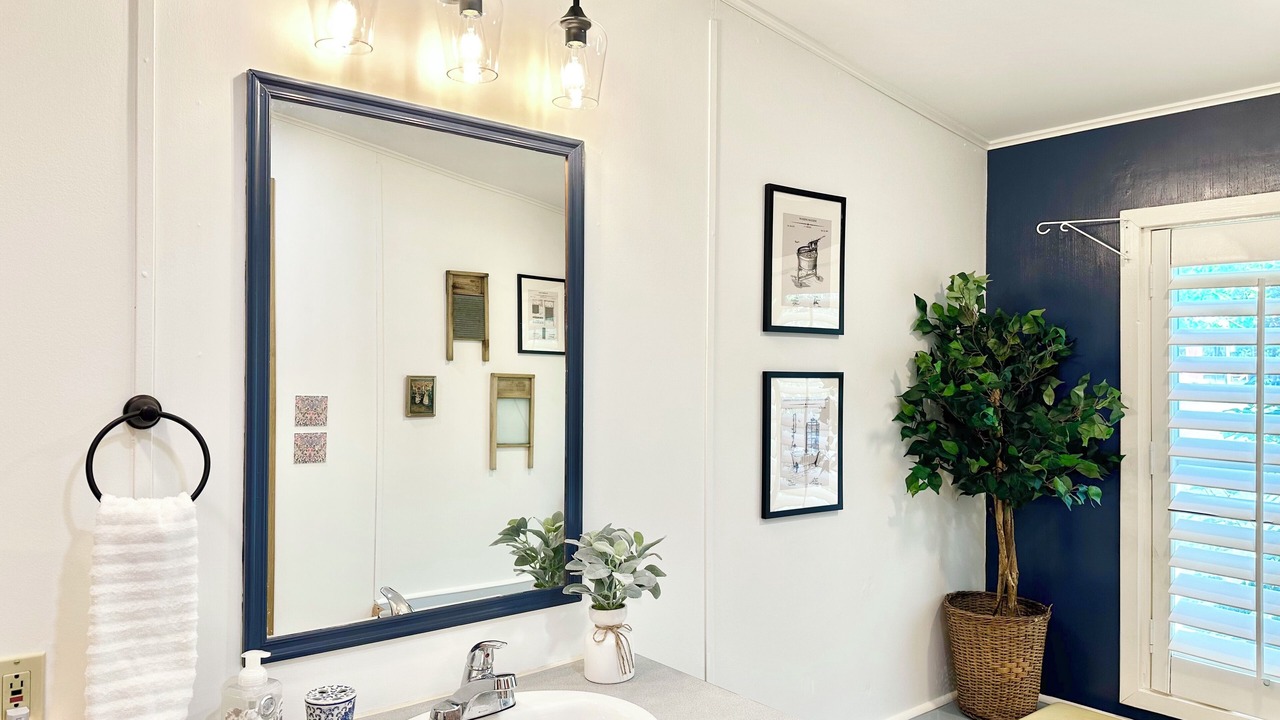 Photo of Bathroom in Central Bridge