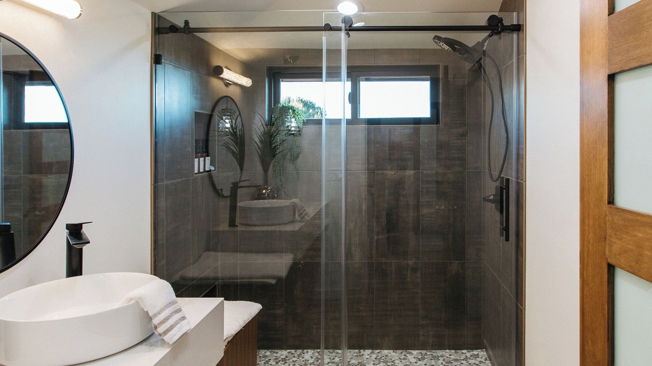 Photo of Bathroom in Oak Harbor