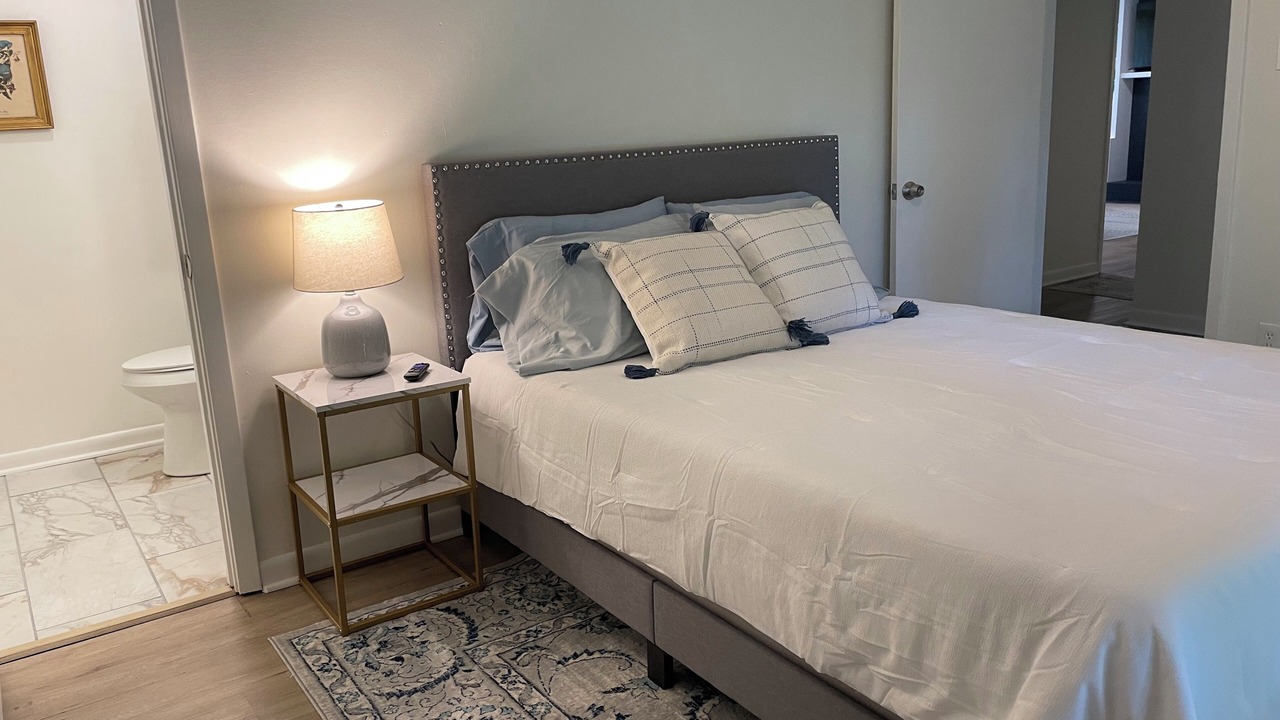 Photo of Bedroom in Alexandria
